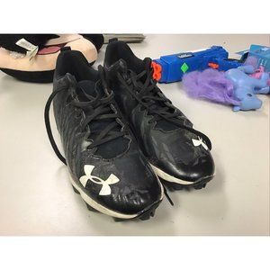 Preowned Black And White Size 7.5 Mens Under Armour Cleats Good Shape